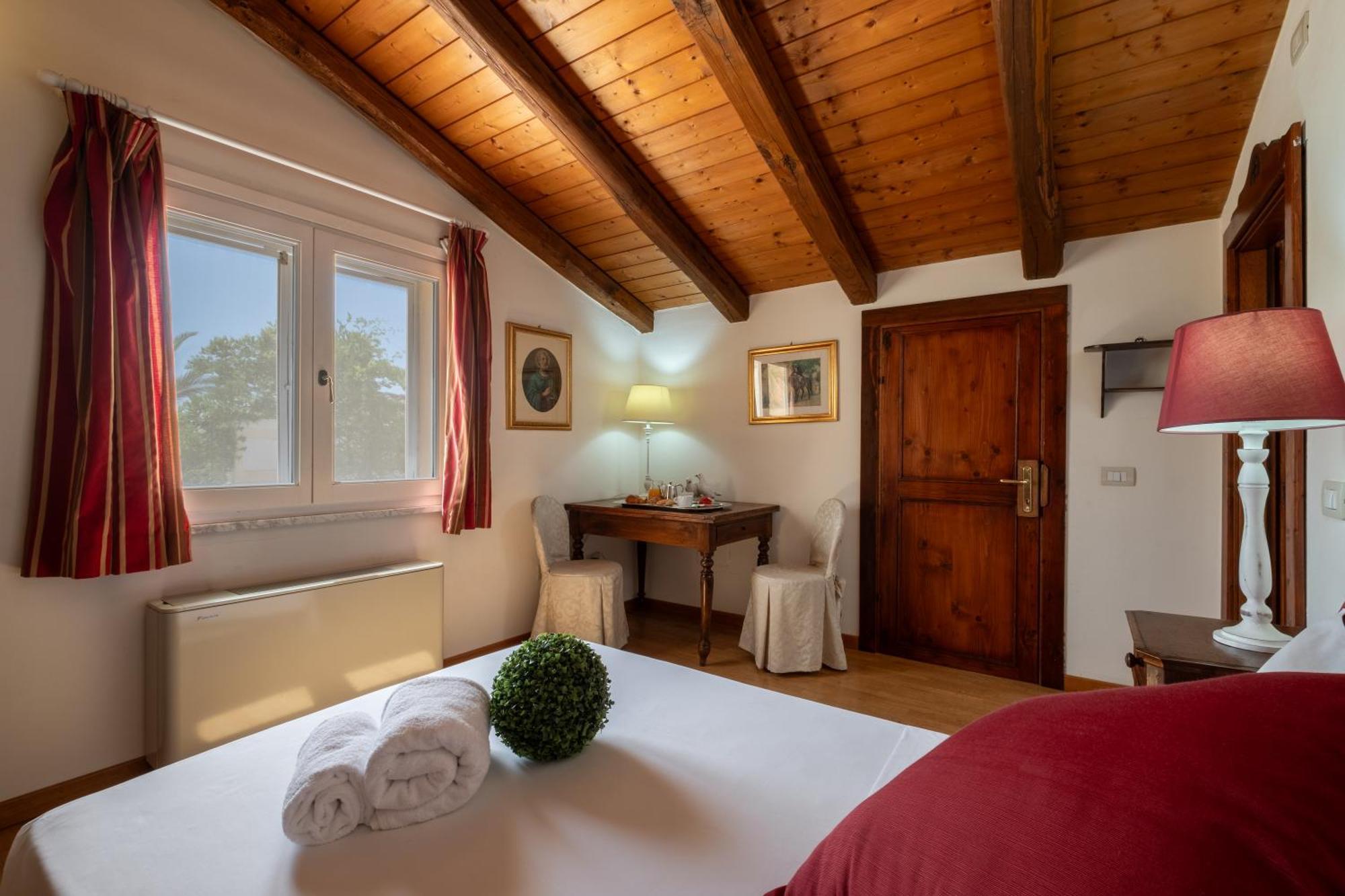 Corte Cristina & Suites Quartucciu Exteriör bild